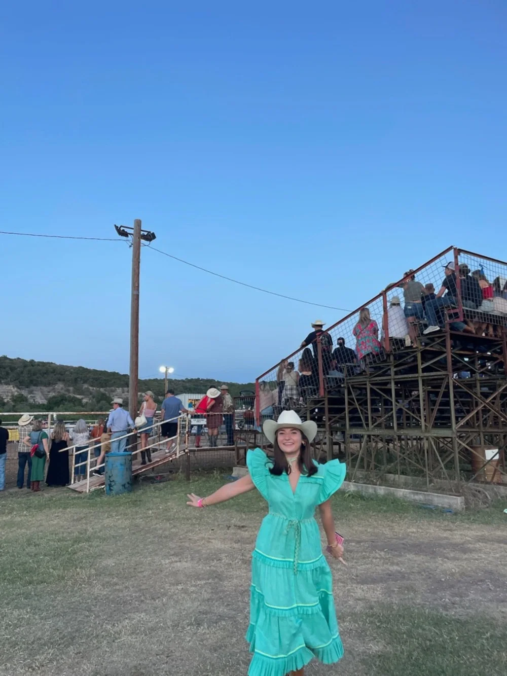 Celia B dress - Picture 2 of 3